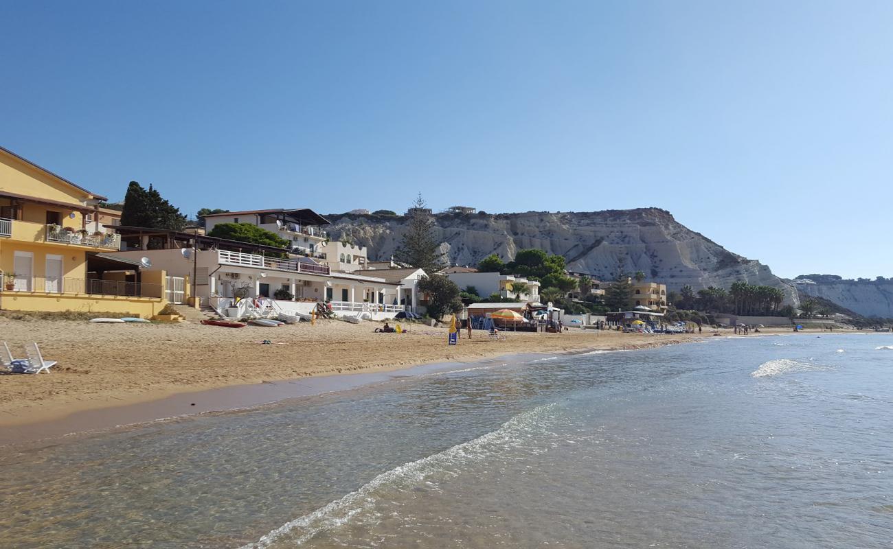 Spiaggia di Capo Rossello'in fotoğrafı açık bej kum yüzey ile