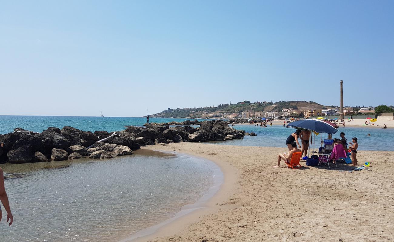 Tonnara beach'in fotoğrafı parlak ince kum yüzey ile