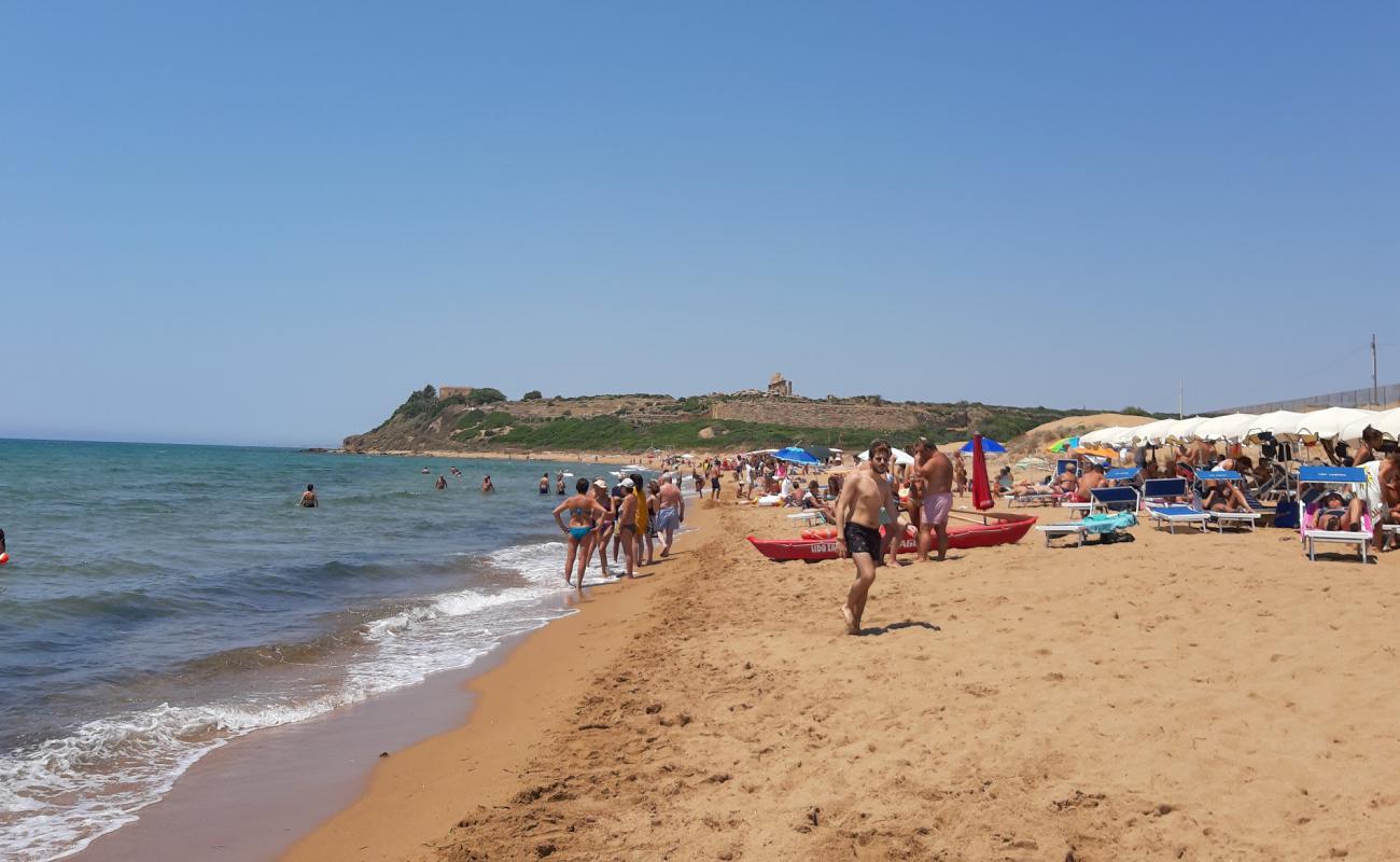 Spiaggia di Calannino'in fotoğrafı açık bej kum yüzey ile