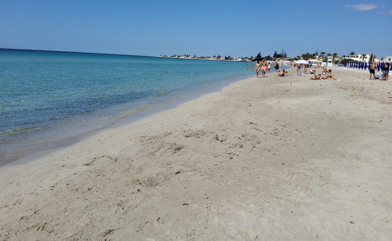 Lido Plajı'in fotoğrafı parlak kum yüzey ile