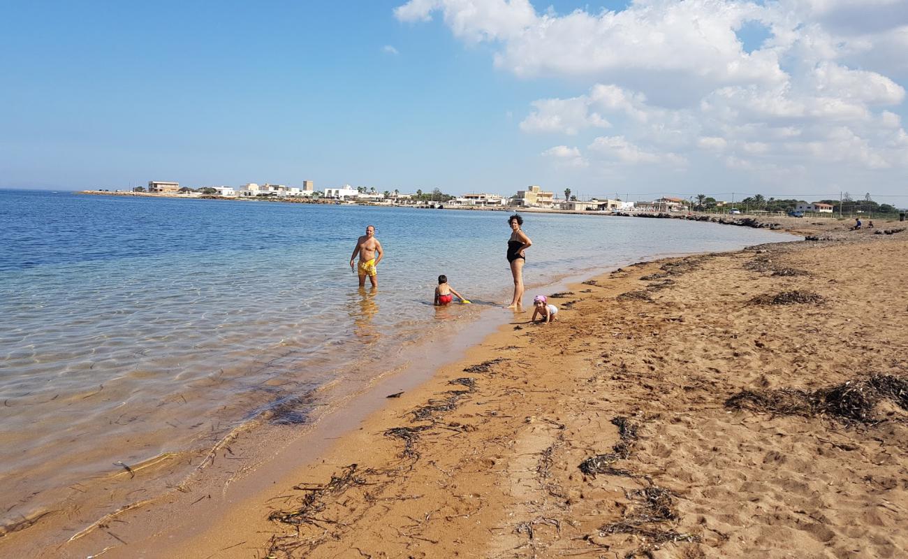 Spiaggia di Margi Milo'in fotoğrafı açık bej kum yüzey ile