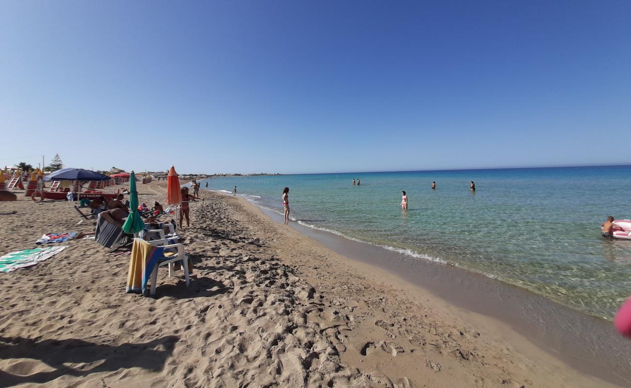 Zelig Lido beach'in fotoğrafı parlak ince kum yüzey ile