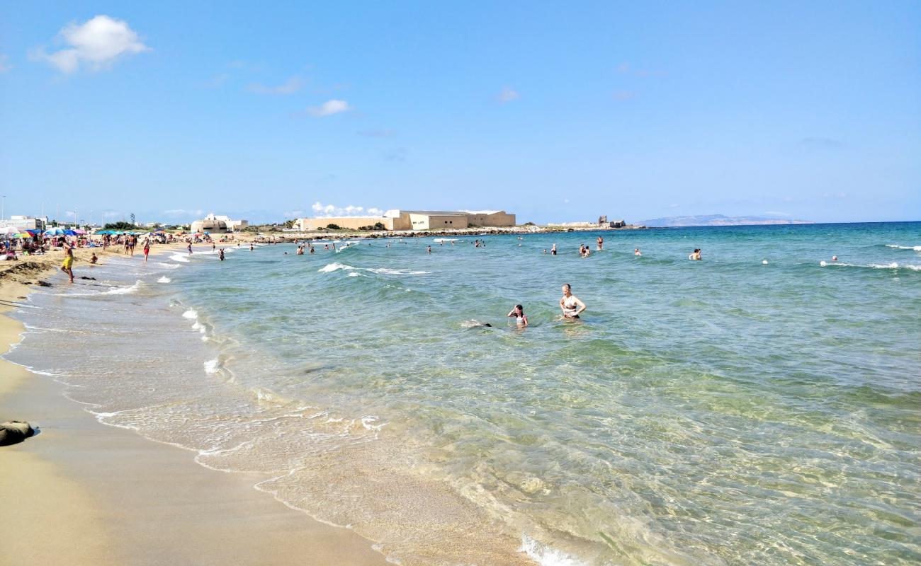 Spiaggia Tipa'in fotoğrafı açık bej kum yüzey ile