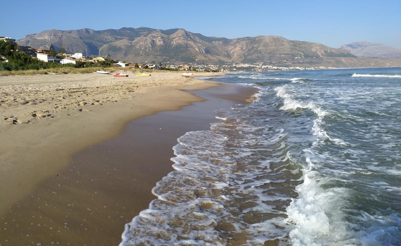 Alcamo Marina II'in fotoğrafı parlak kum yüzey ile