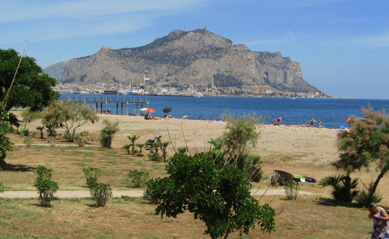 Palermo beach'in fotoğrafı gri ince çakıl taş yüzey ile