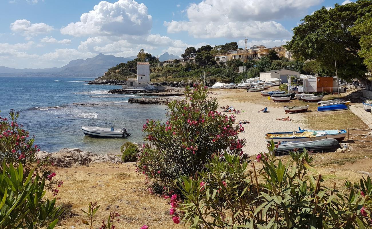 Punta Sant'Elia'in fotoğrafı hafif ince çakıl taş yüzey ile