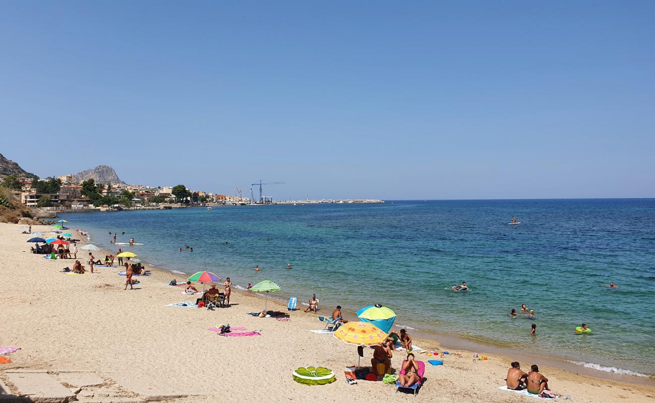 Aciddara beach'in fotoğrafı hafif ince çakıl taş yüzey ile