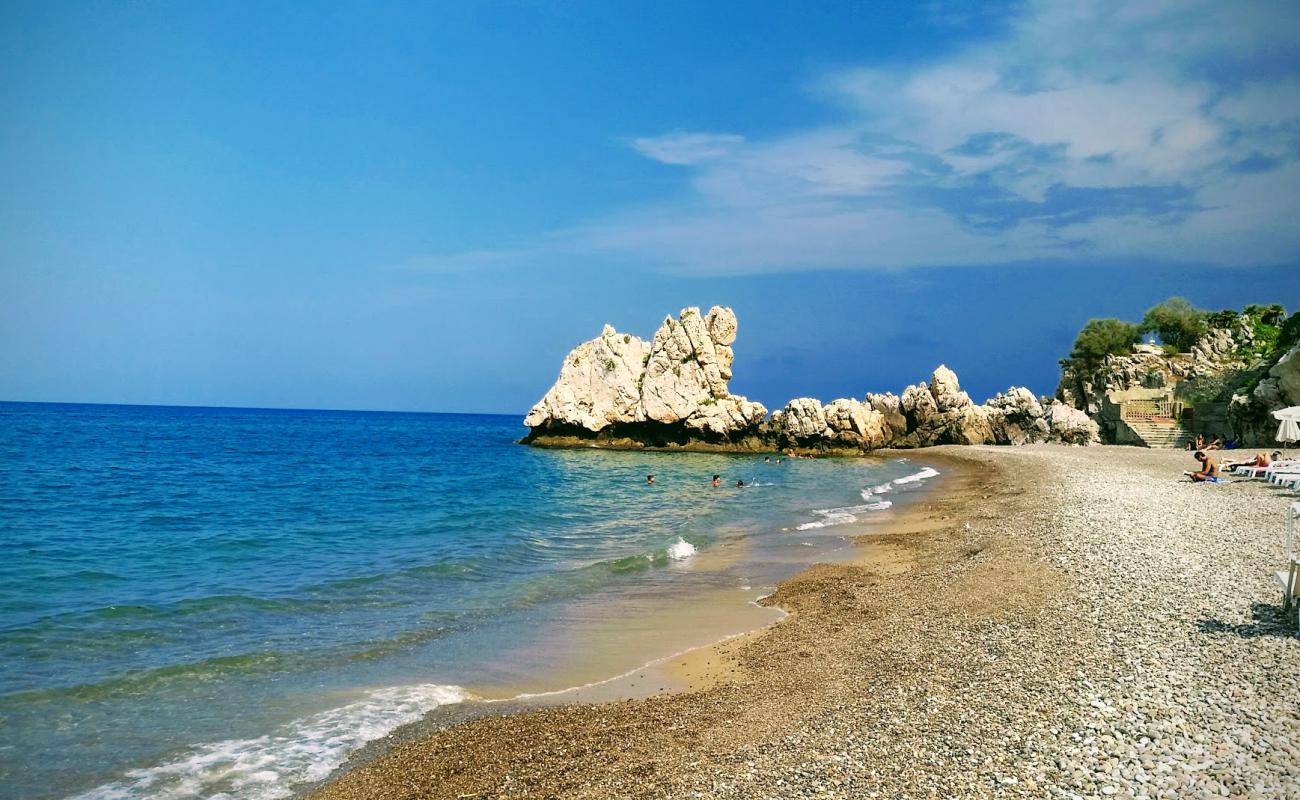 Spiaggia Altavilla'in fotoğrafı bej kum ve çakıl yüzey ile