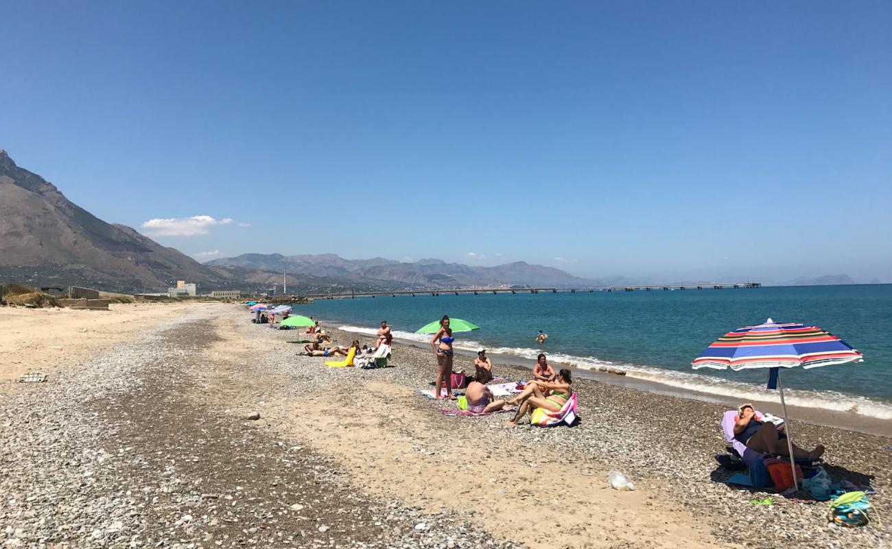 Spiaggia di Lido Vilaggio Tedeschi'in fotoğrafı bej kum ve çakıl yüzey ile