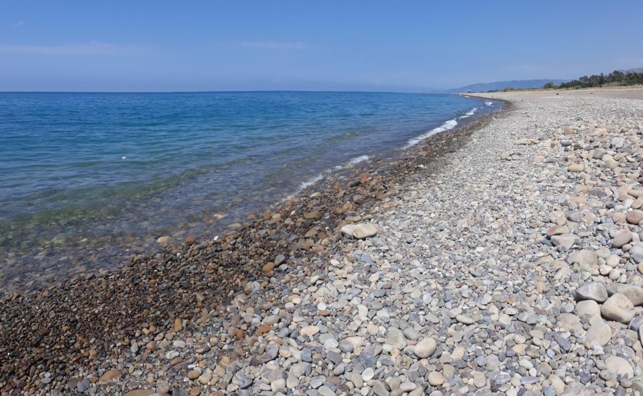 Acquedolci beach'in fotoğrafı gri kum ve çakıllar yüzey ile