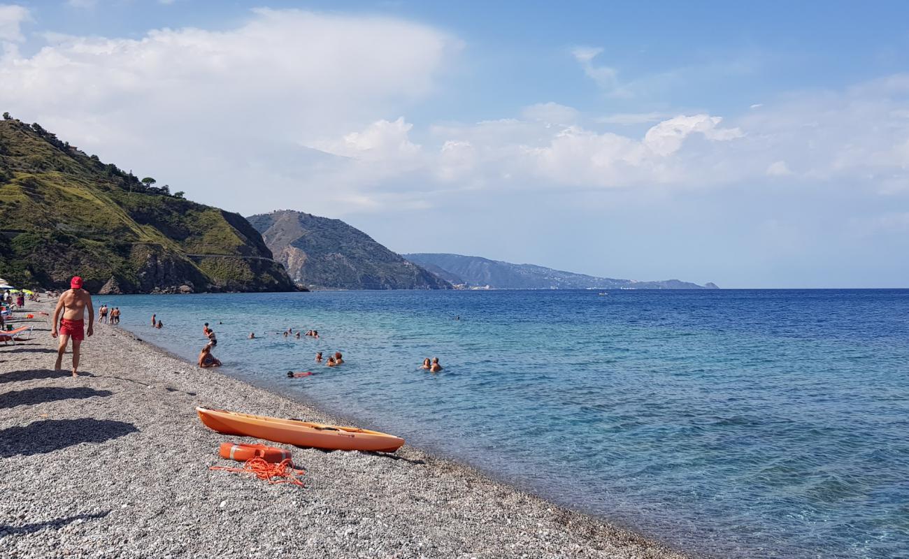 Capo Calava Plajı'in fotoğrafı gri ince çakıl taş yüzey ile