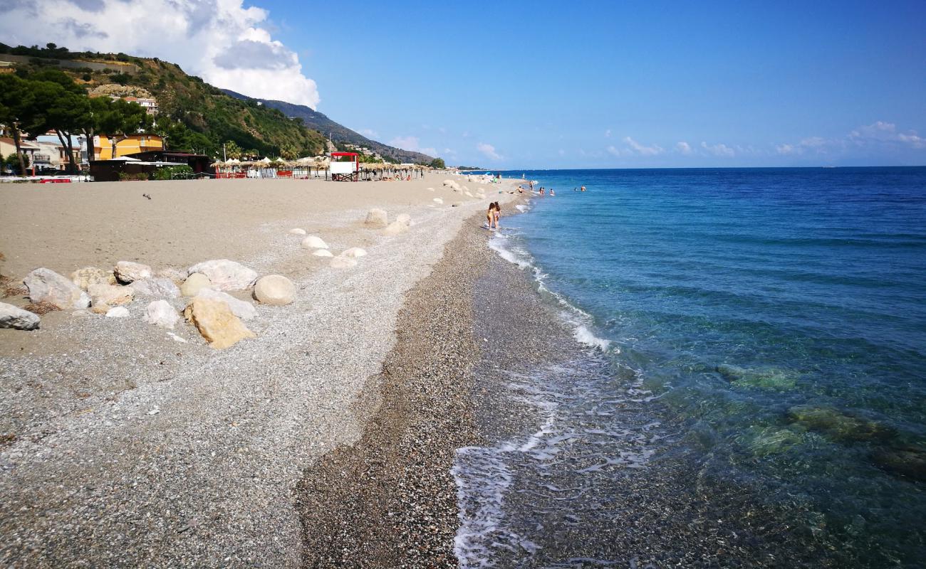 Marina Di Patti'in fotoğrafı hafif ince çakıl taş yüzey ile