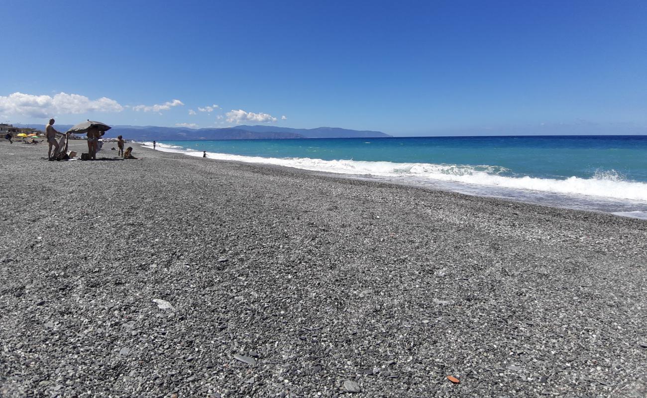 Spiaggia di Cicerata'in fotoğrafı küçük gri çakıllar yüzey ile