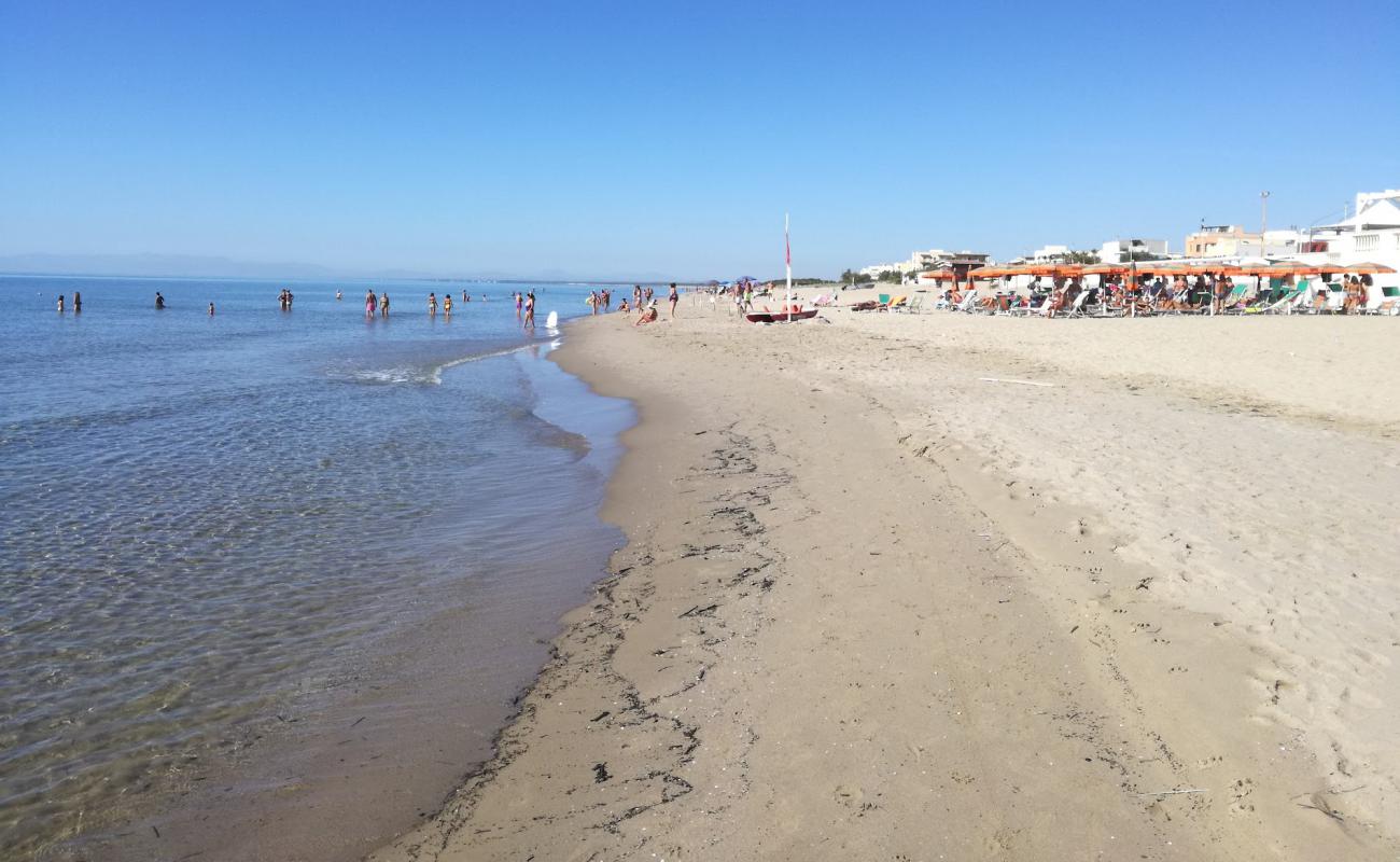 Marina Chiatona Plajı'in fotoğrafı i̇nce bej kum yüzey ile