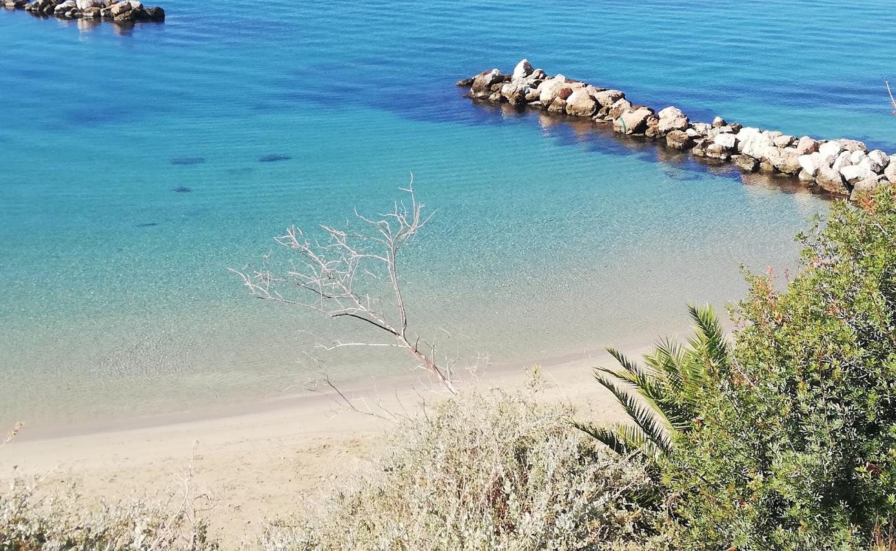 Spiaggia del Lungomare di Taranto'in fotoğrafı açık bej kum yüzey ile