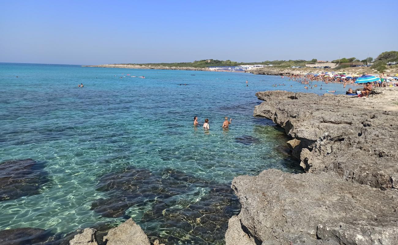 Tramontone Plajı'in fotoğrafı kahverengi kum yüzey ile