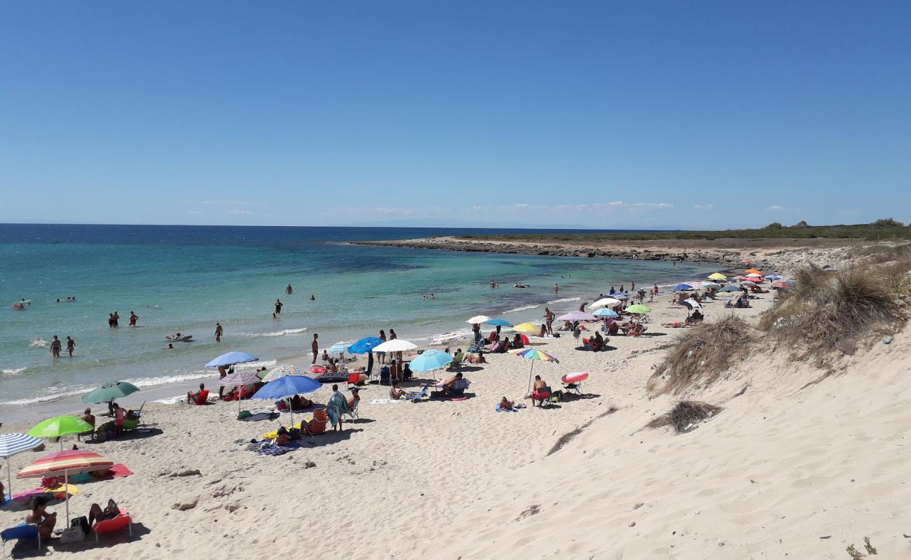 Torretta Mare Beach'in fotoğrafı beyaz kum yüzey ile