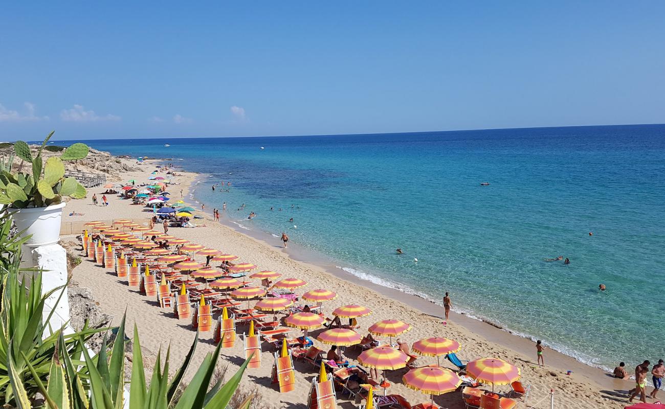 Spiaggia Piri Piri'in fotoğrafı açık bej kum yüzey ile