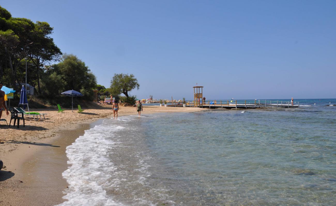 La Vecchia Torre'in fotoğrafı parlak kum yüzey ile