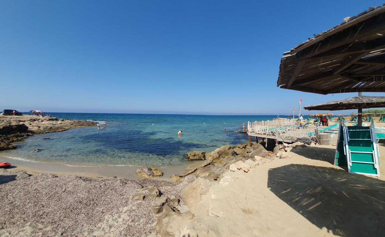 Cotriero beach'in fotoğrafı parlak kum yüzey ile