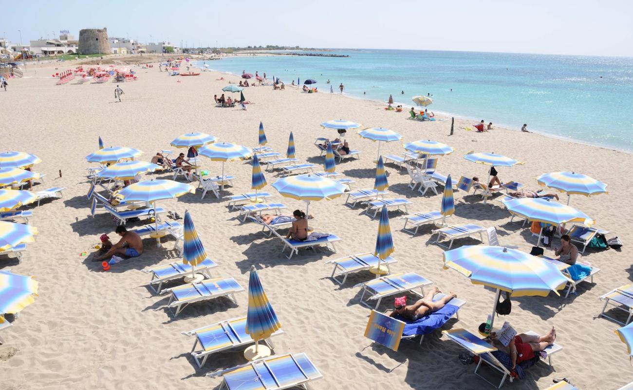 Spiaggia di Torre Mozza'in fotoğrafı parlak ince kum yüzey ile