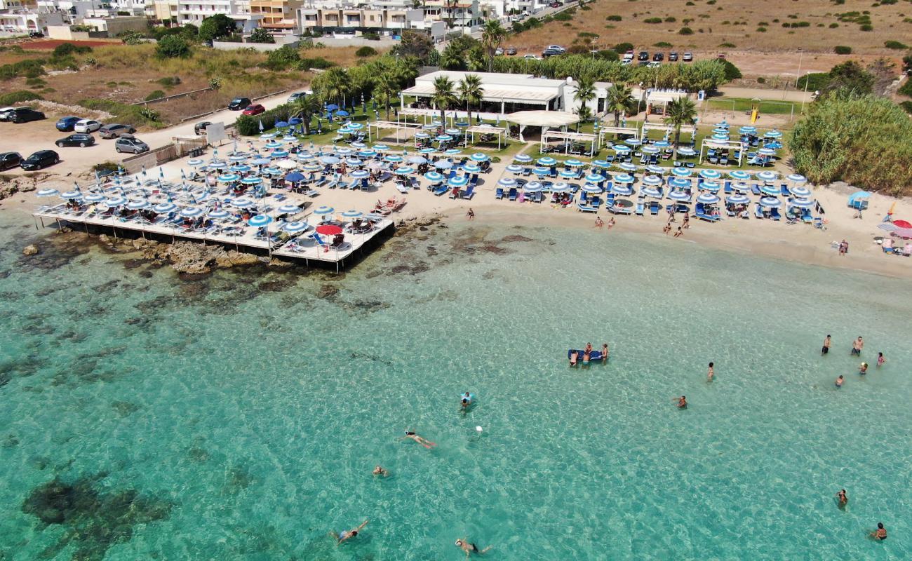 Saracino beach'in fotoğrafı parlak ince kum yüzey ile