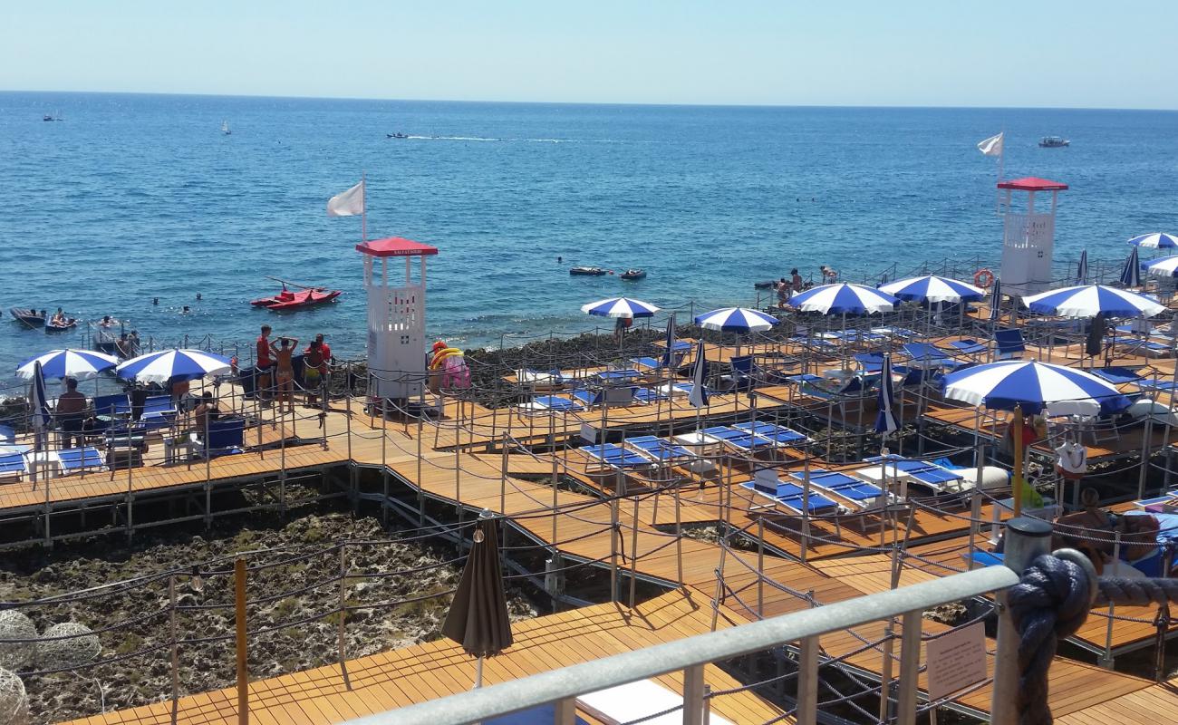 St Maria di Leuca'in fotoğrafı beton kapak yüzey ile