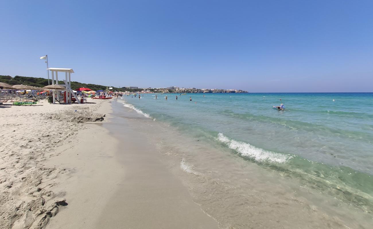 Spiaggia Torre dell'Orso'in fotoğrafı parlak ince kum yüzey ile