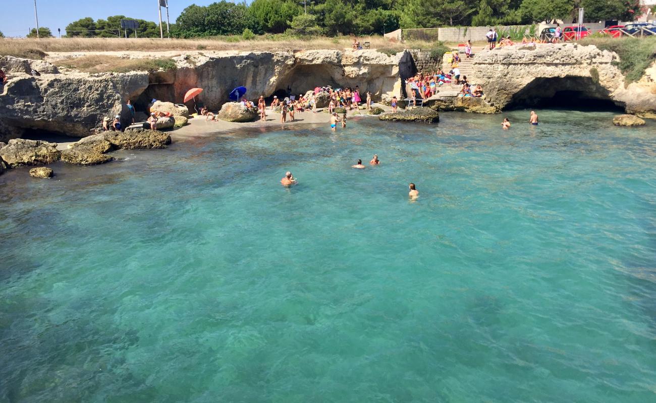 Nfucaciucci beach'in fotoğrafı taşlar yüzey ile