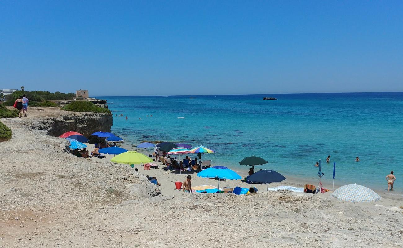 Plutone beach'in fotoğrafı parlak kum yüzey ile