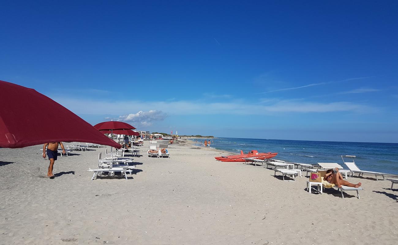 Ultima Spiaggia delle Cesine'in fotoğrafı parlak kum yüzey ile