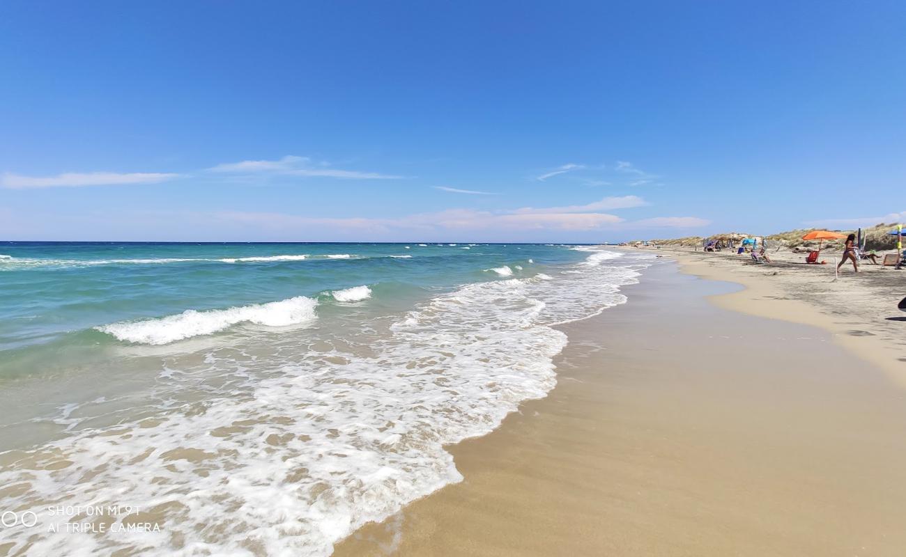 Spiaggia di Torre Rinalda'in fotoğrafı parlak ince kum yüzey ile