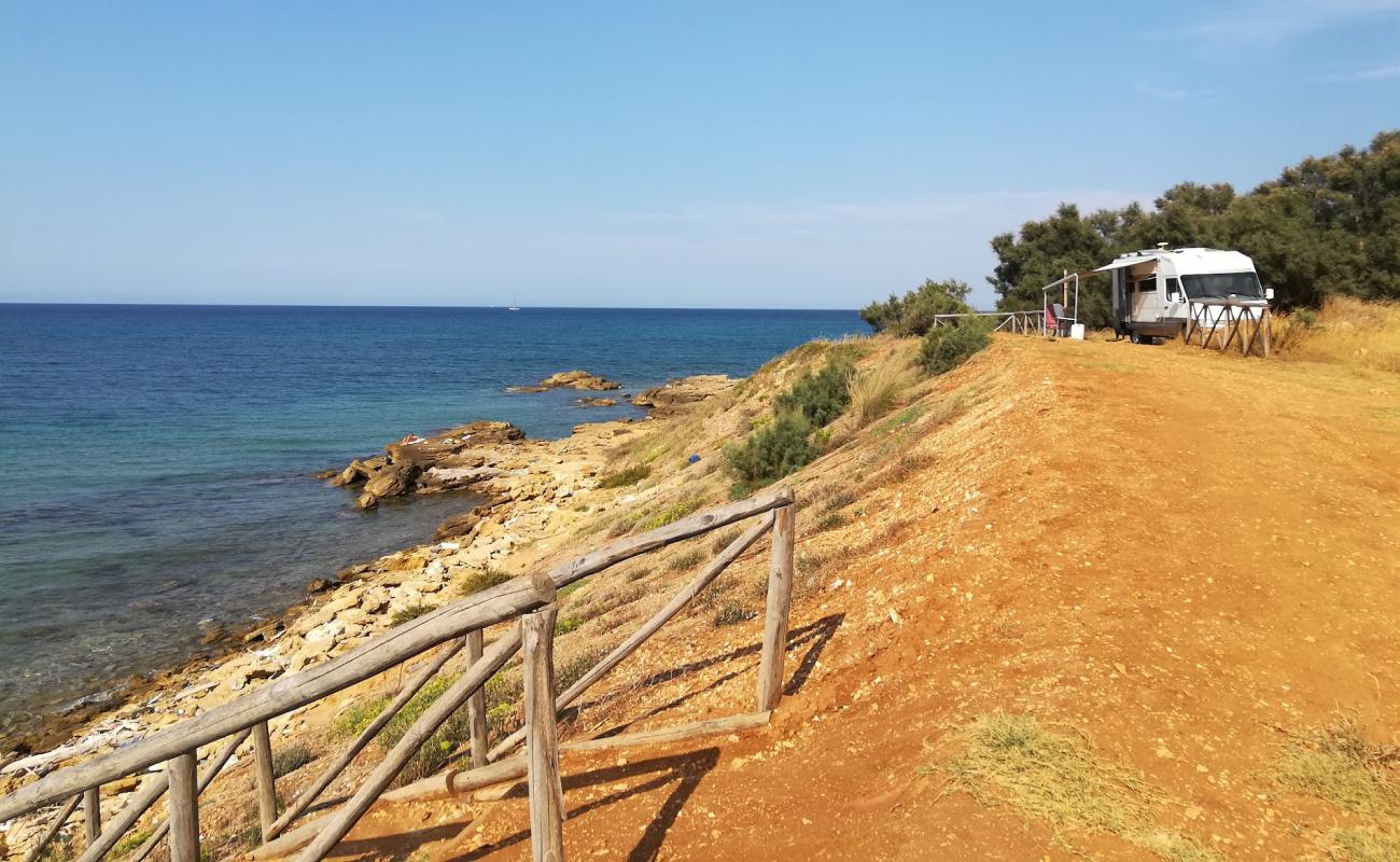 Case Bianche beach'in fotoğrafı kayalık arazi yüzey ile