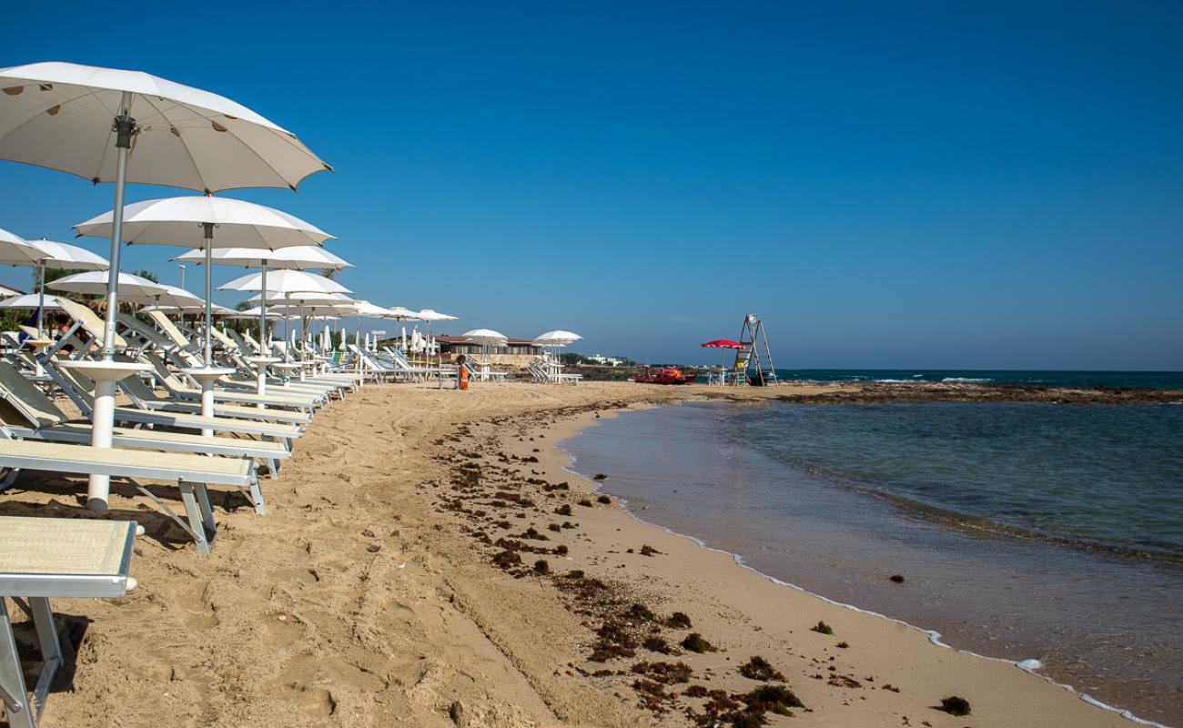 Lido Bianco beach'in fotoğrafı parlak kum yüzey ile