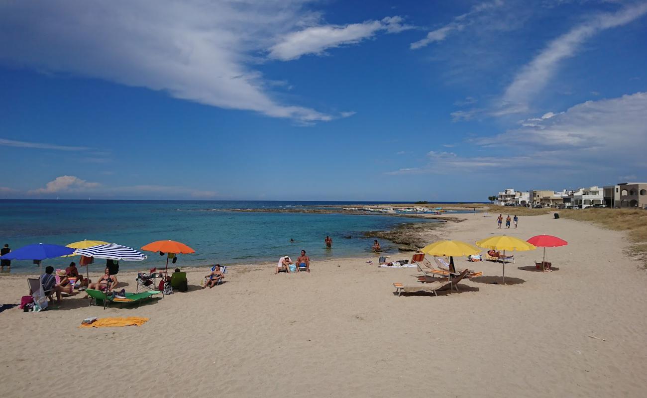 Spiaggia dei Camerini'in fotoğrafı açık bej kum yüzey ile
