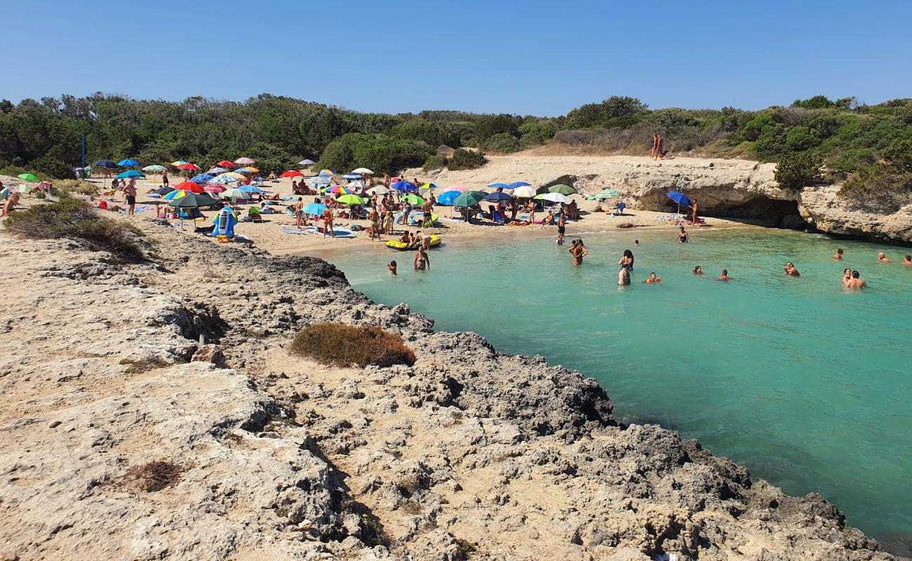 Spiaggia Ostuni'in fotoğrafı açık bej kum yüzey ile