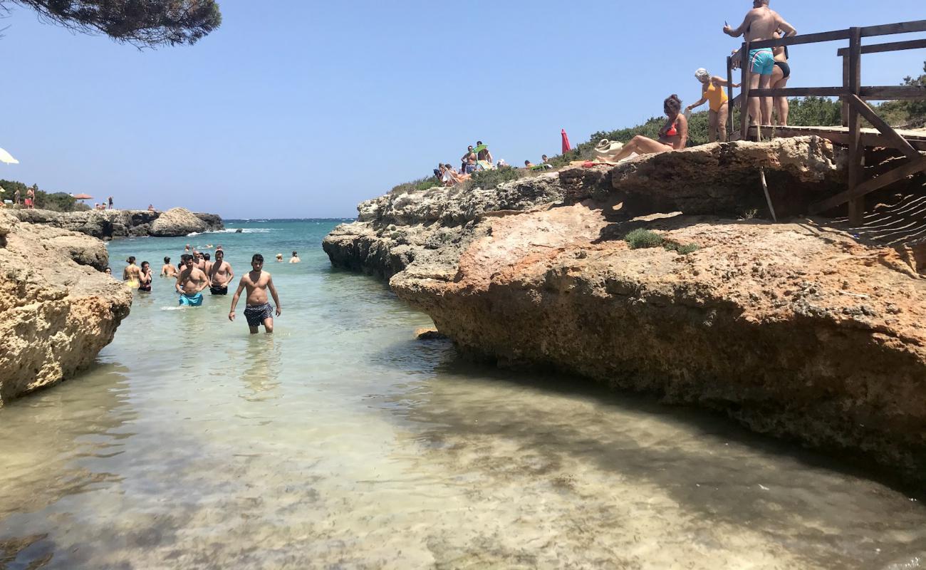 La Dolce Vita Beach'in fotoğrafı bej kum ve kayalar yüzey ile