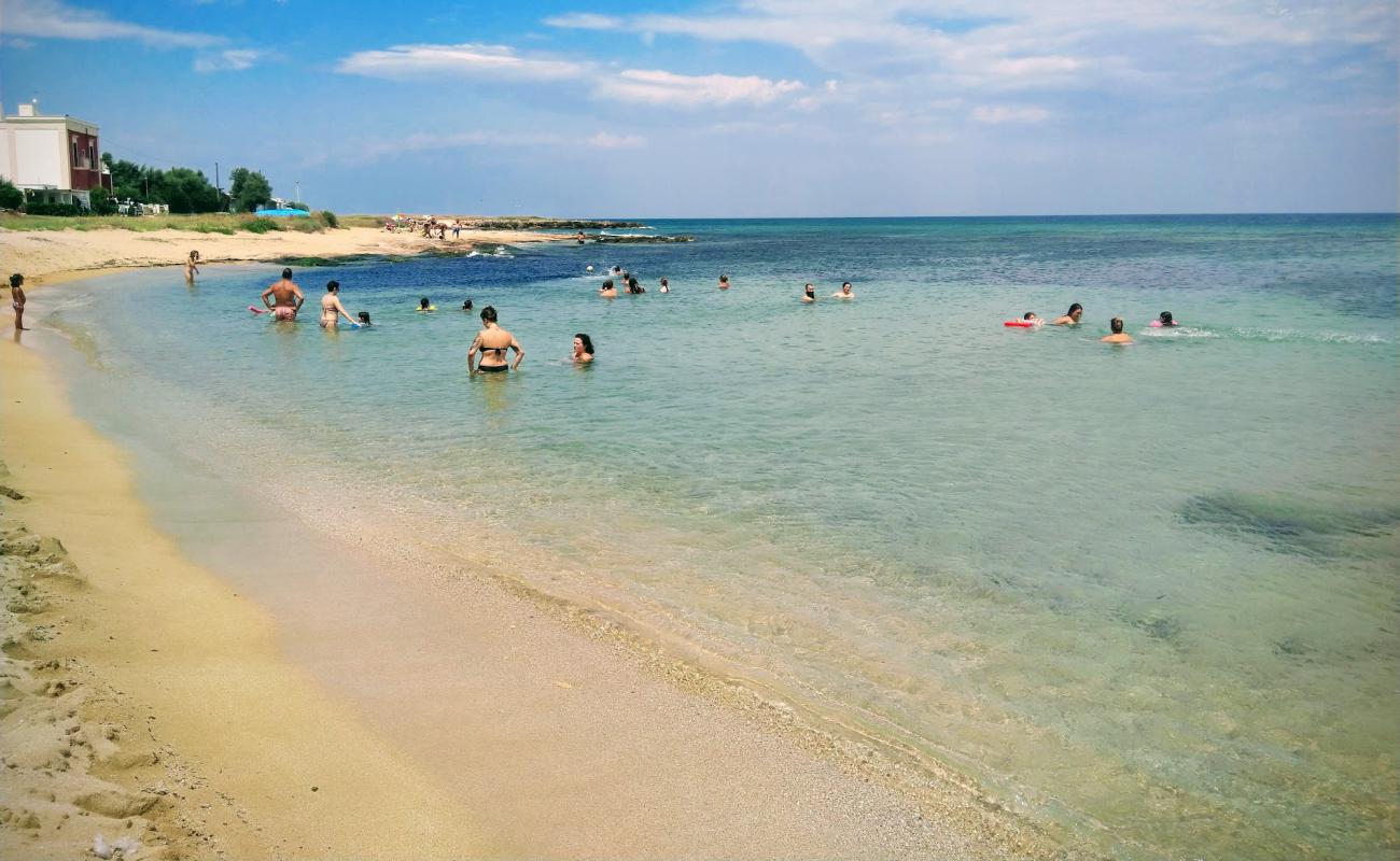 Spiaggia della Forcatella'in fotoğrafı açık bej kum yüzey ile