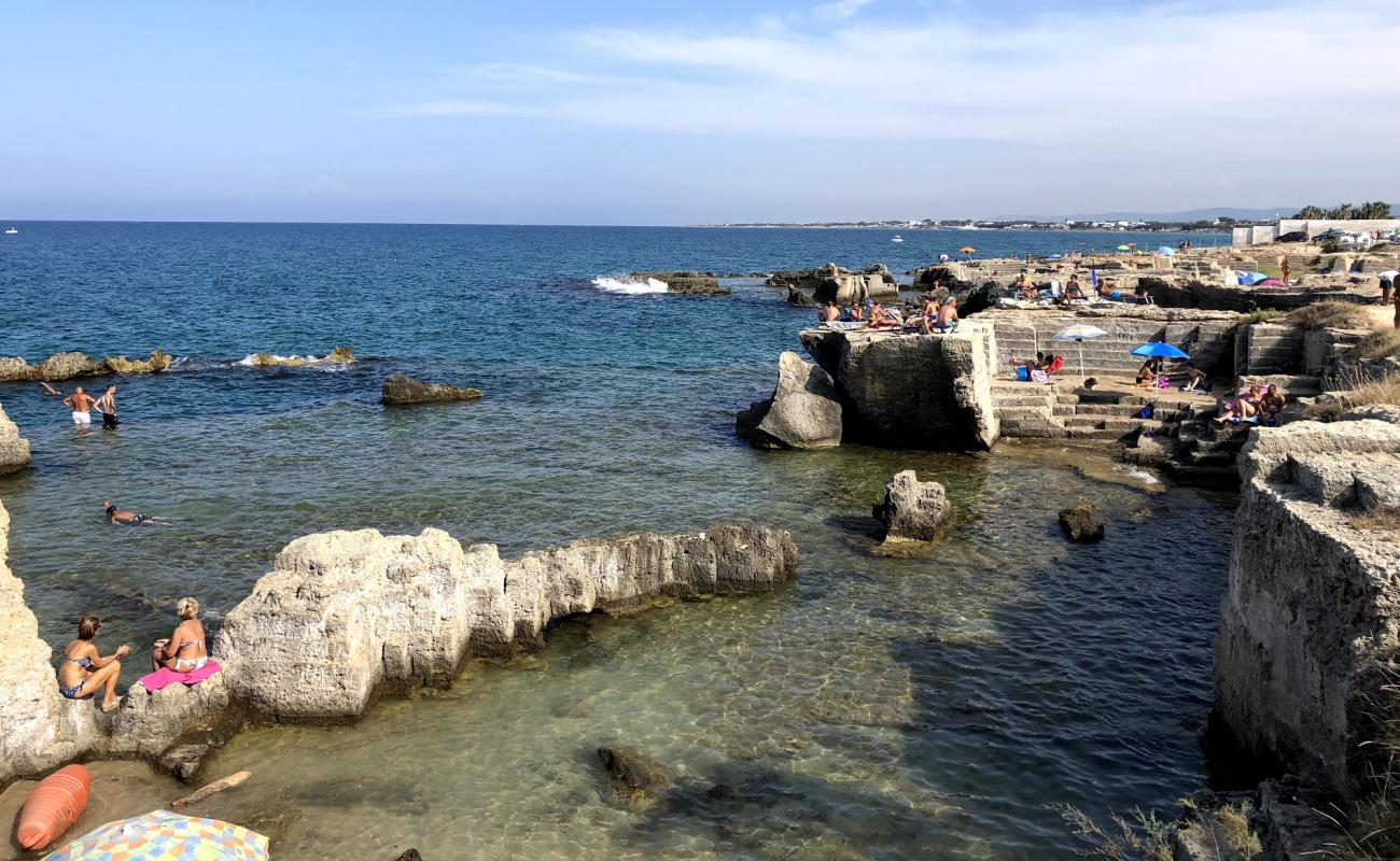 Torre Cintola beach'in fotoğrafı gri kum yüzey ile