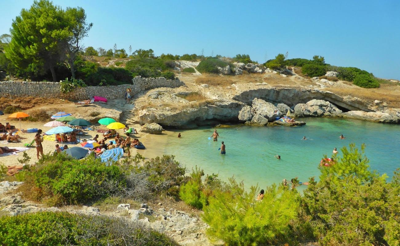 Cala Verde beach'in fotoğrafı parlak kum yüzey ile