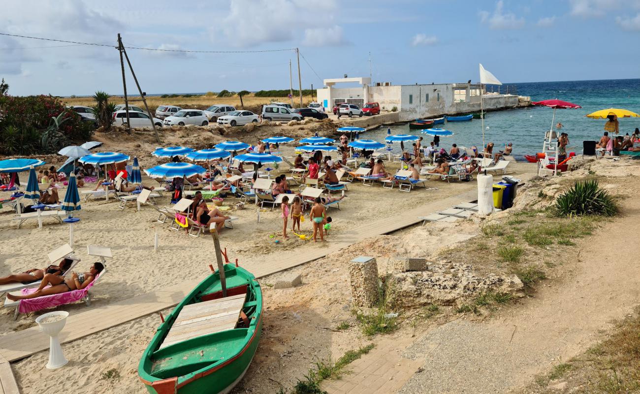 Cala Fetente beach'in fotoğrafı parlak kum yüzey ile