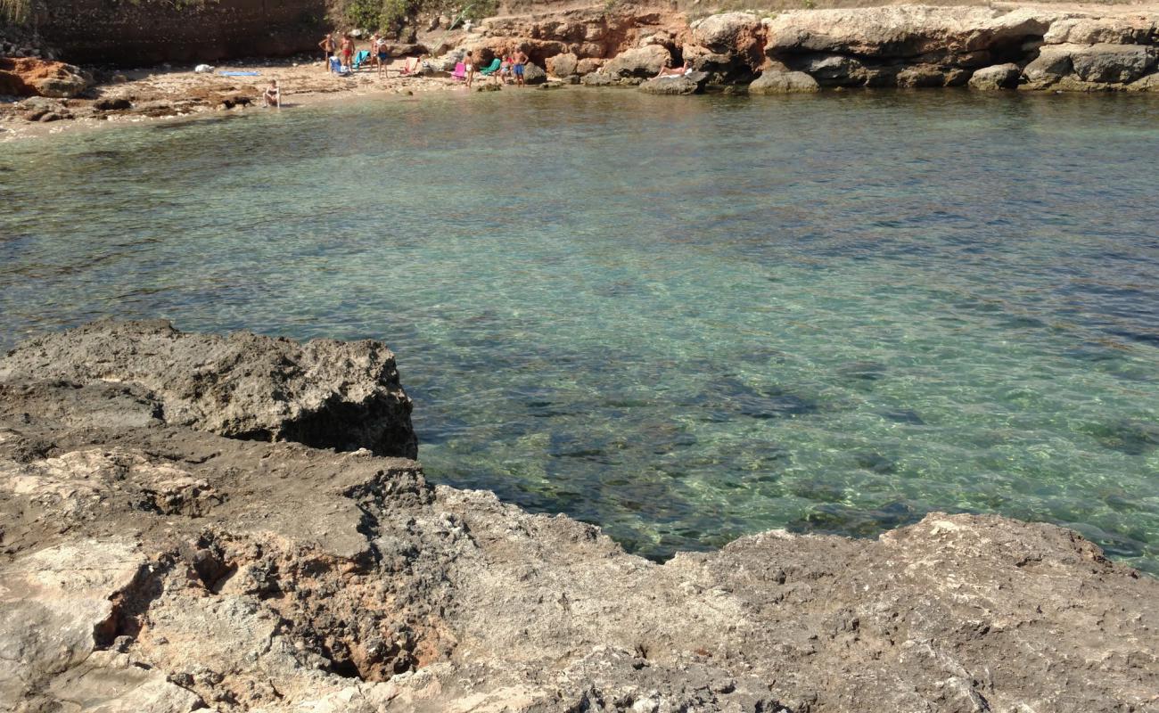 Cala Scizzo'in fotoğrafı taşlı kum yüzey ile