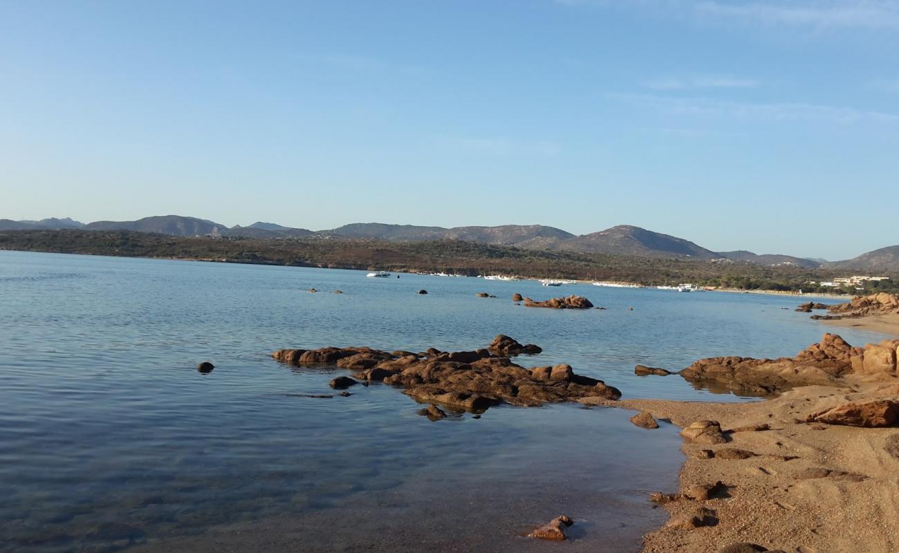 Sorelle Beach'in fotoğrafı siyah kum ve çakıllar yüzey ile