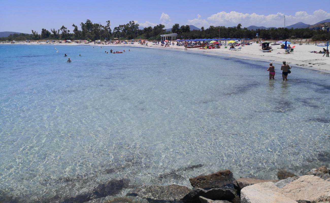 Porto Ottiolu'in fotoğrafı parlak ince kum yüzey ile