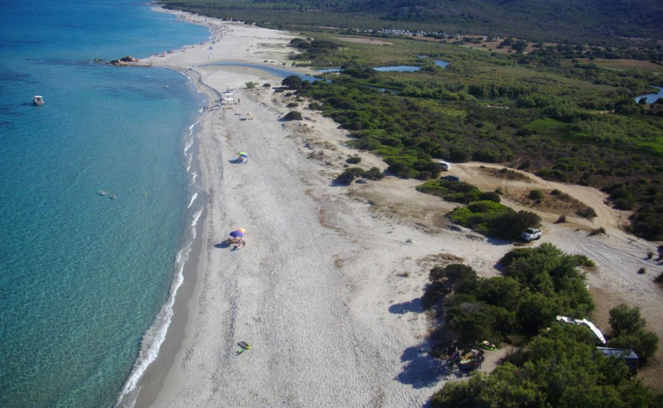Mandra e Pische Nu Beach'in fotoğrafı i̇nce gri kum yüzey ile