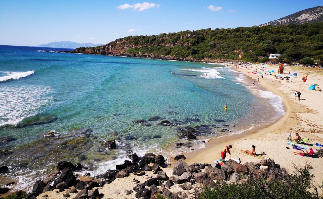 Osalla Plajı'in fotoğrafı parlak kum yüzey ile