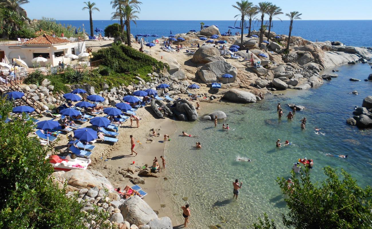 Beach Le Palme'in fotoğrafı bej kum ve kayalar yüzey ile