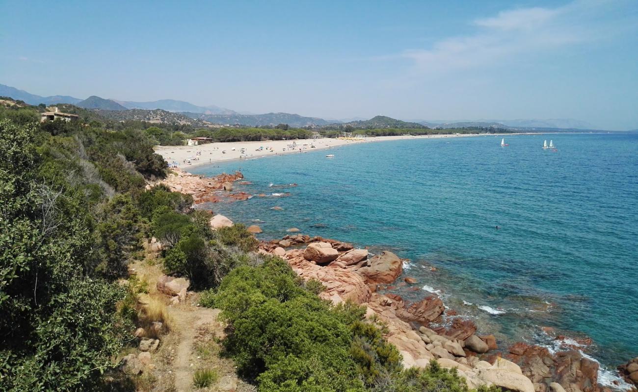 Spiaggia di Perd'e Pera
'in fotoğrafı açık bej kum yüzey ile