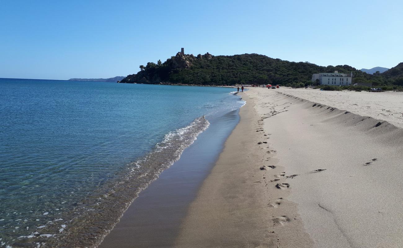 Spiaggia di Torre Salinas'in fotoğrafı açık bej kum yüzey ile