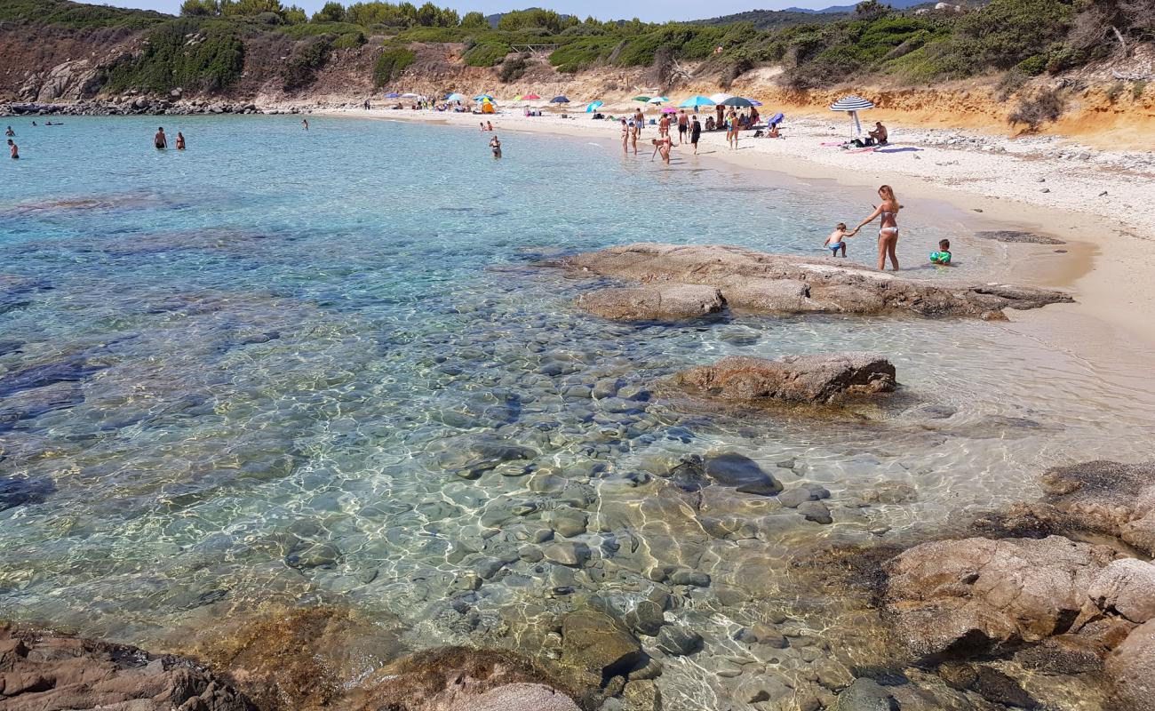 Spiaggia di St. Giusta II'in fotoğrafı i̇nce bej kum yüzey ile